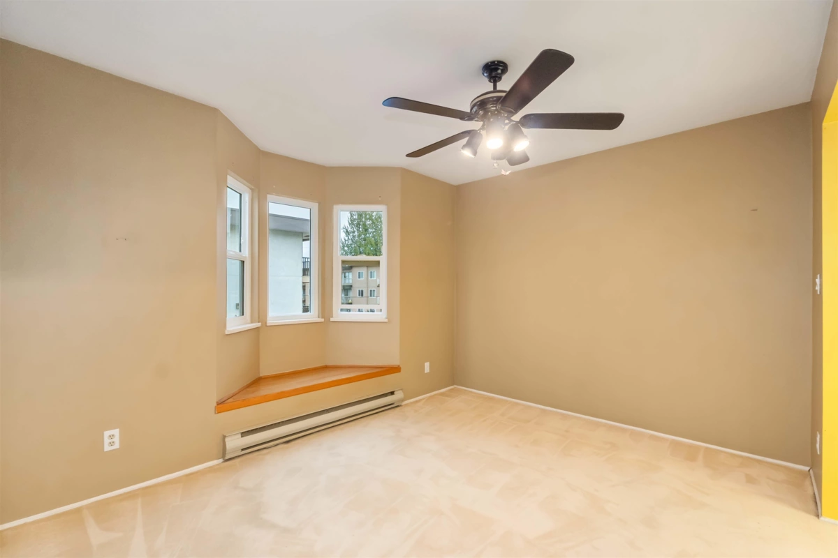 Breakfast Nook Photo of 203 22222 119 Avenue, Maple Ridge, BC