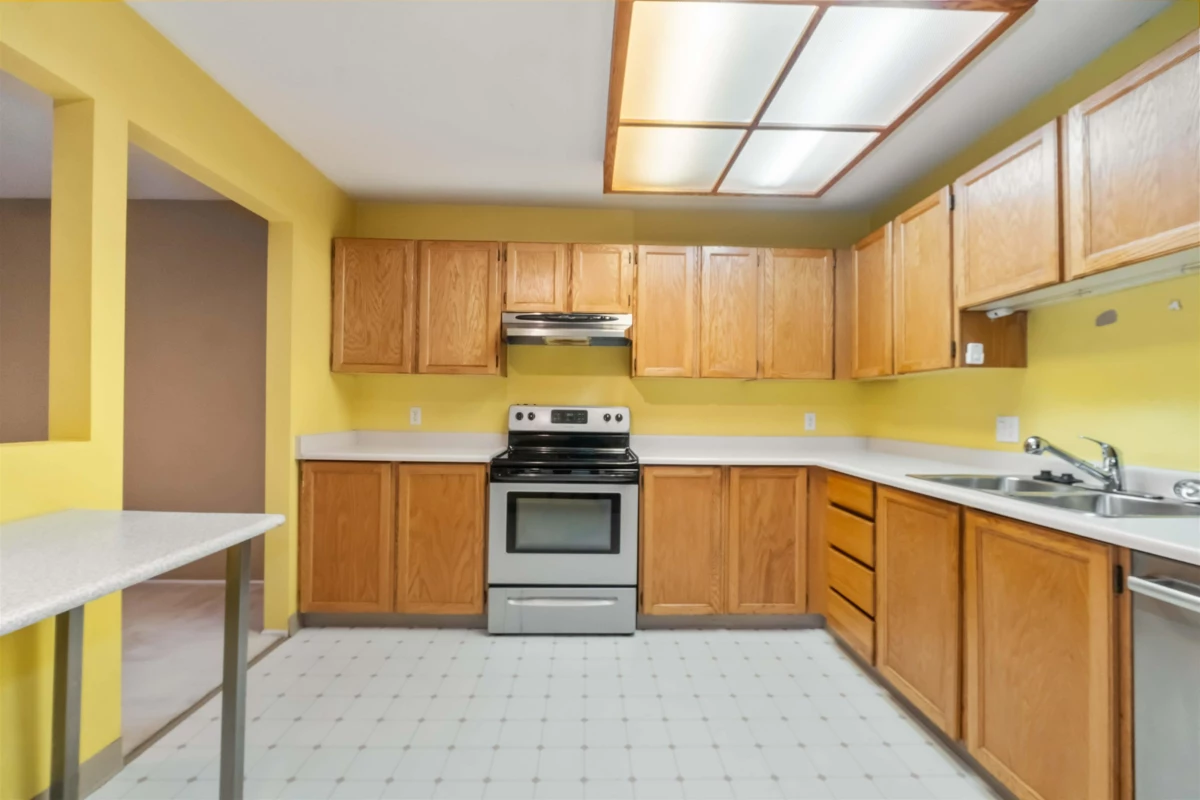 Dining Area Photo of 203 22222 119 Avenue, Maple Ridge, BC