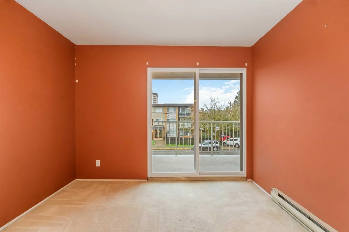 Entry Foyer Photo of 203 22222 119 Avenue, Maple Ridge, BC