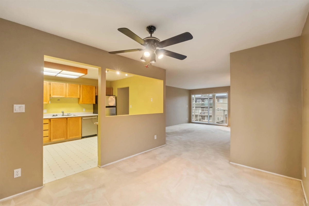 Kitchen Island Photo of 203 22222 119 Avenue, Maple Ridge, BC