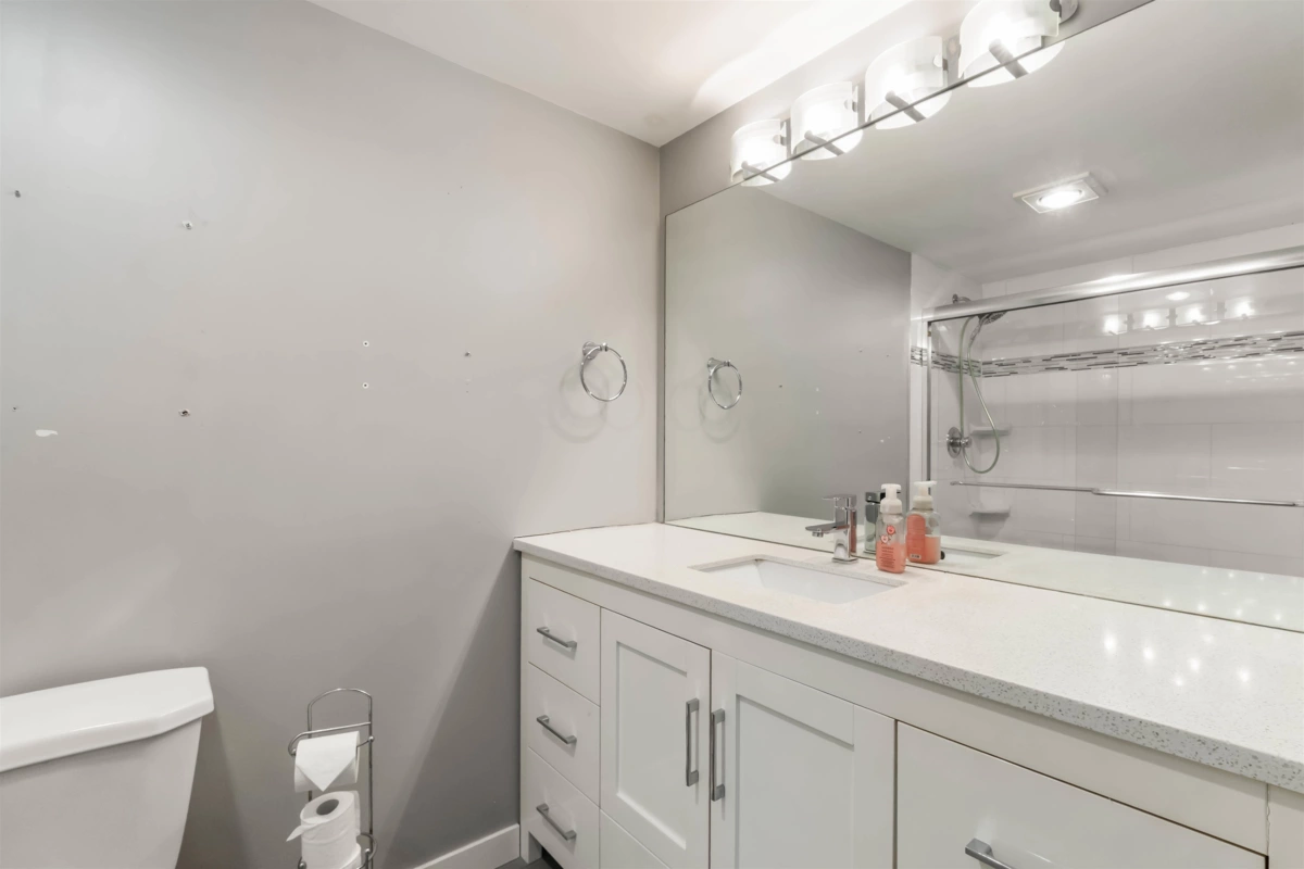 Laundry Room Photo of 203 22222 119 Avenue, Maple Ridge, BC