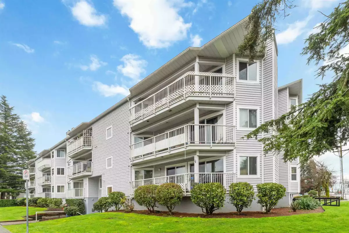 Outdoor Kitchen Photo of 203 22222 119 Avenue, Maple Ridge, BC