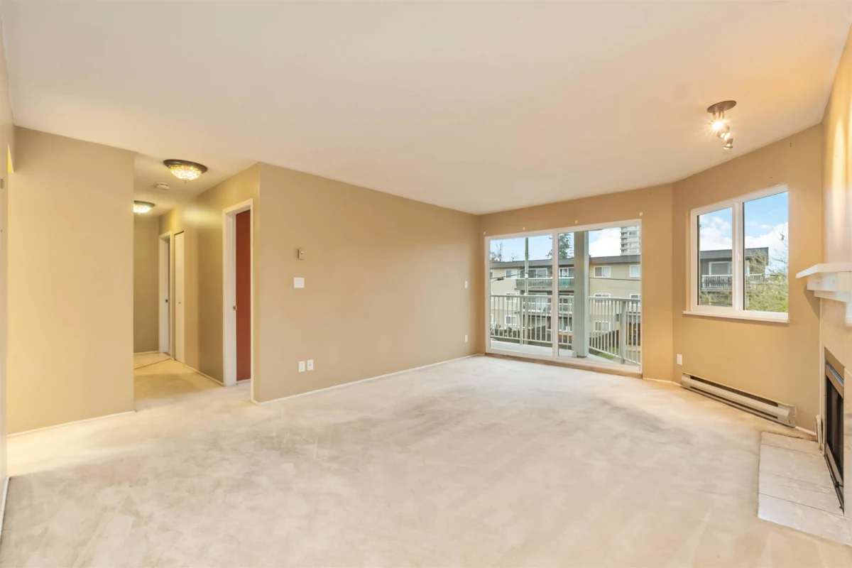 Walk-In Closet Photo of 203 22222 119 Avenue, Maple Ridge, BC