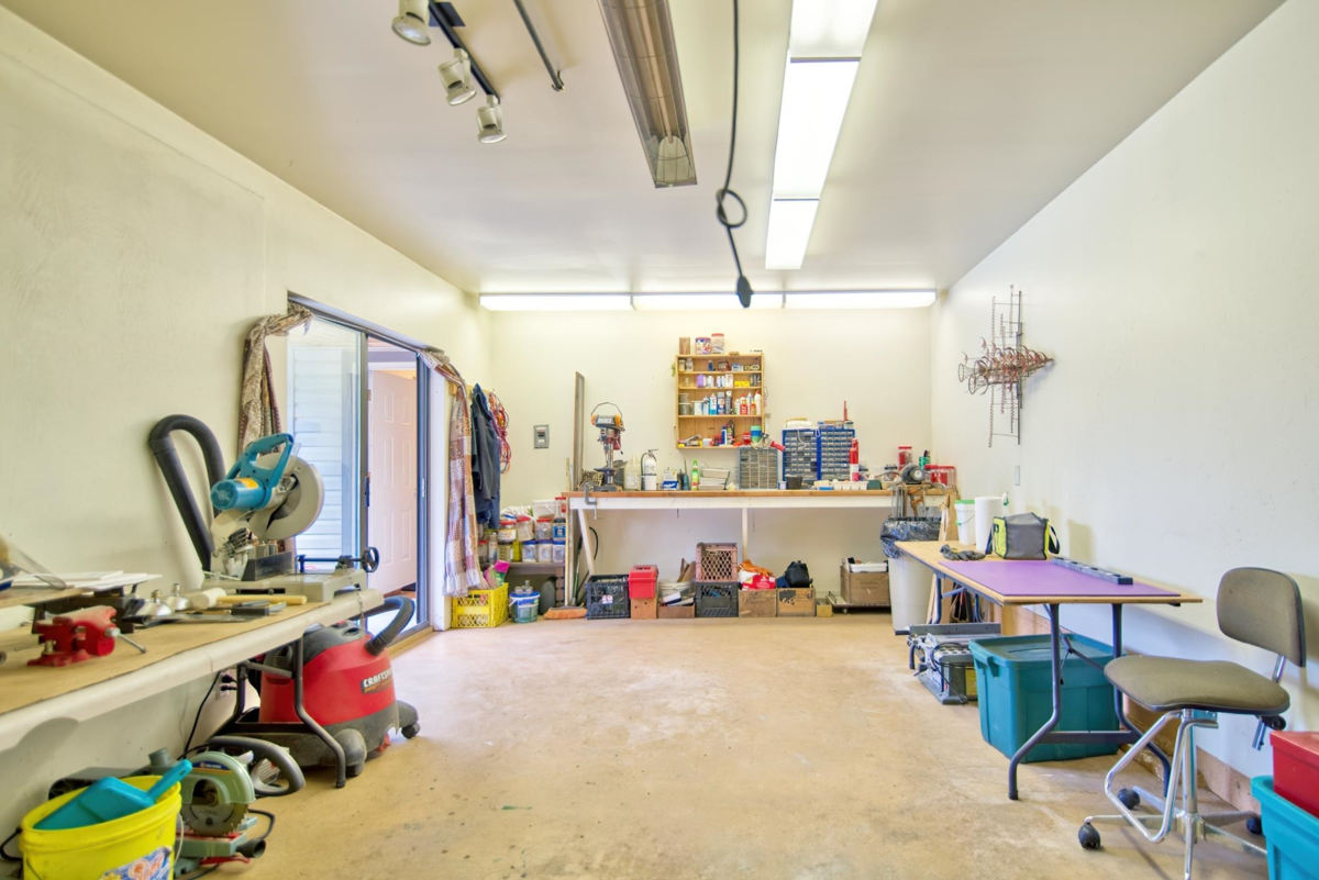 Hot Tub / Spa Photo of 4546 Sinclair Bay Road, Garden Bay, BC