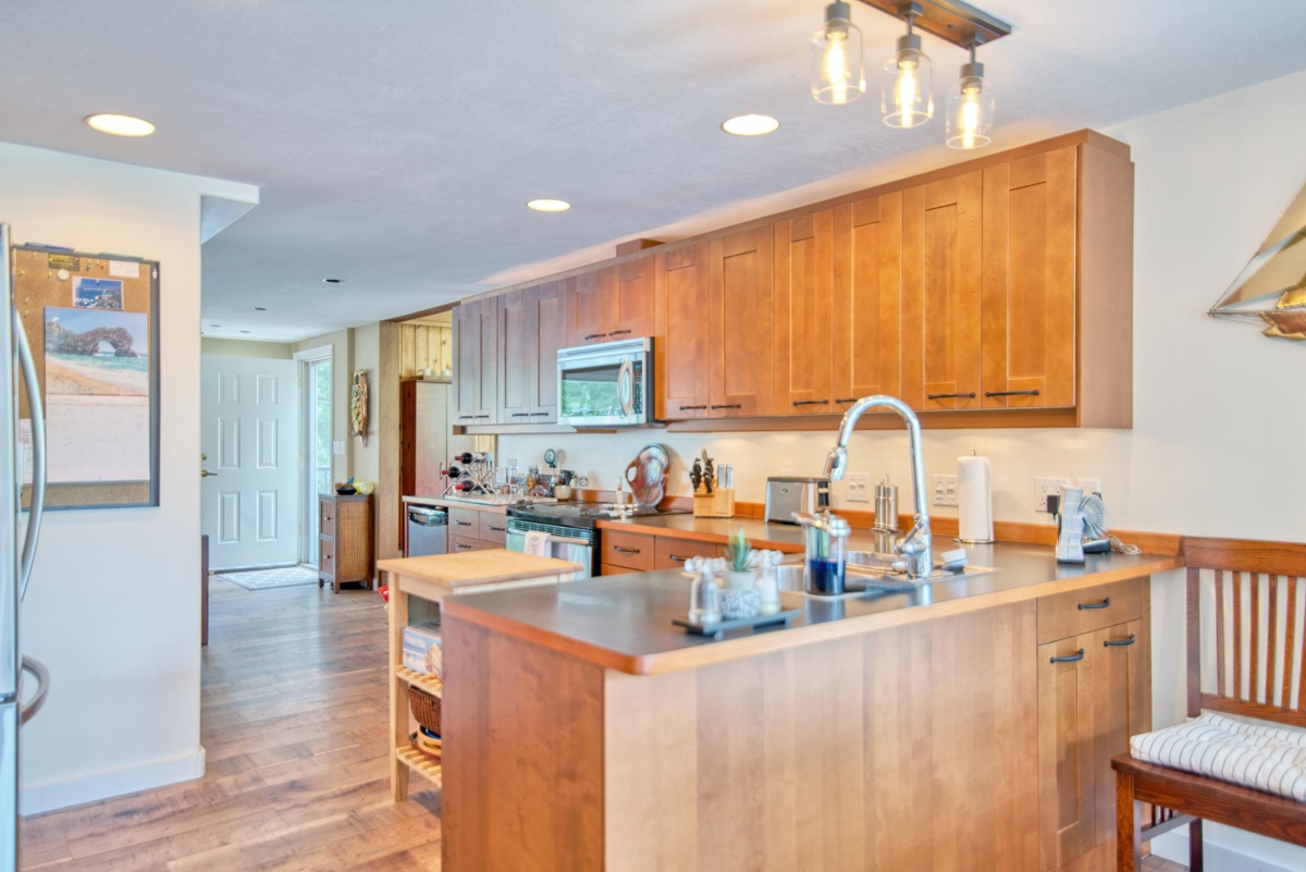 Kitchen Photo of 4546 Sinclair Bay Road, Garden Bay, BC