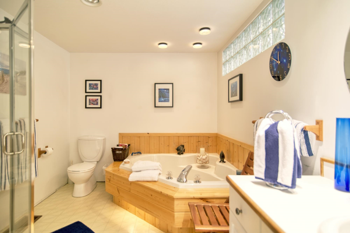 Powder Room Photo of 4546 Sinclair Bay Road, Garden Bay, BC