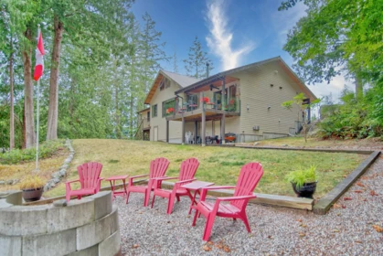4546 Sinclair Bay Road, Garden Bay, BC, Pender Harbour Egmont — 3 bed single family residence for sale