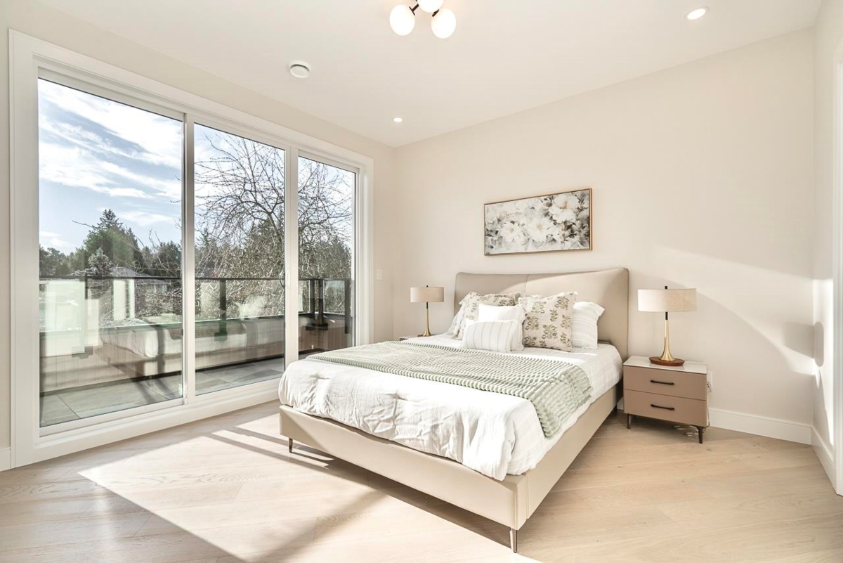 Basement Recreation Room Photo of 15043 19a Avenue, Surrey, BC