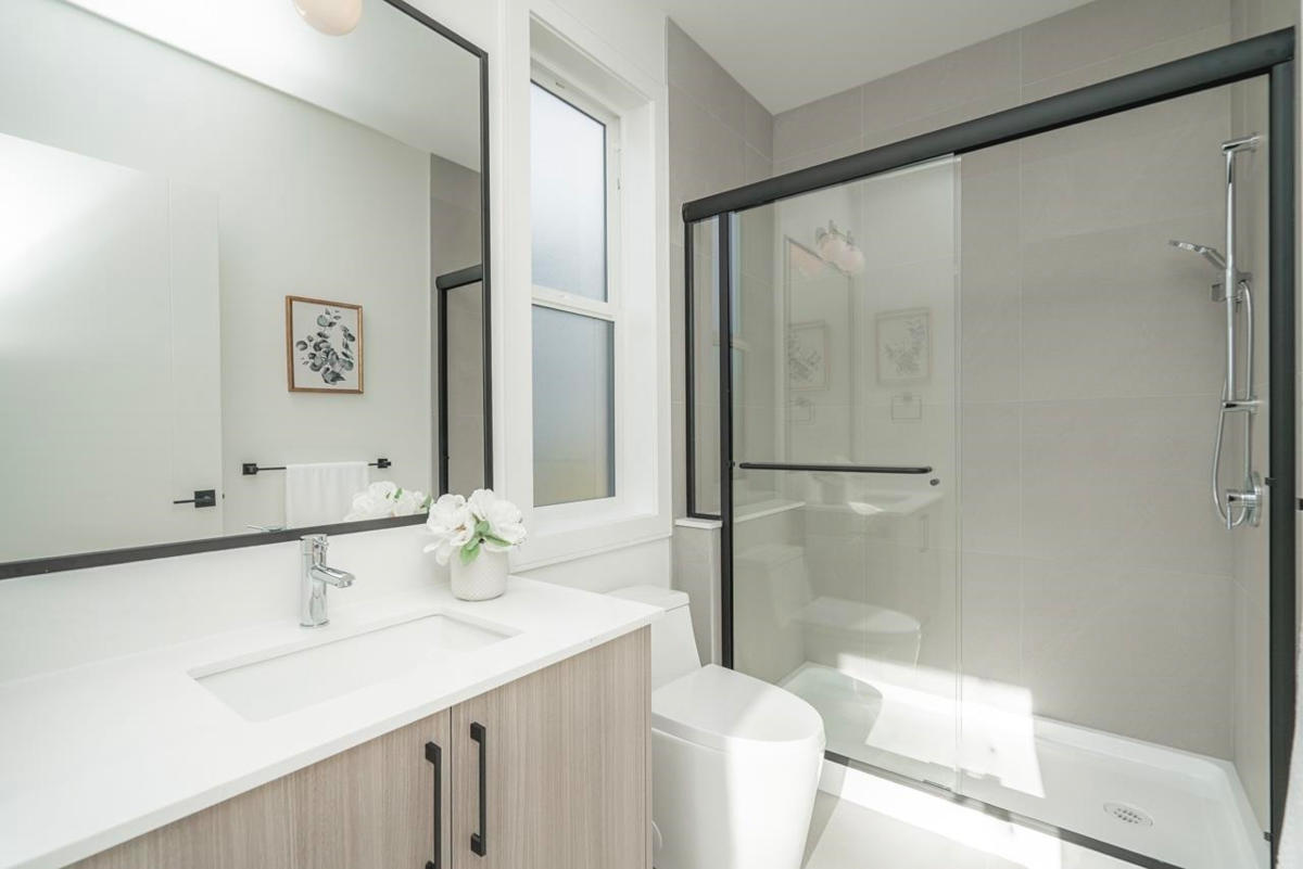 Laundry Room Photo of 15043 19a Avenue, Surrey, BC