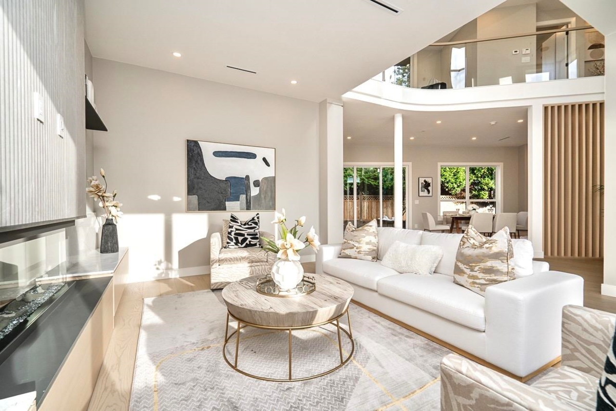 Living Room Photo of 15043 19a Avenue, Surrey, BC