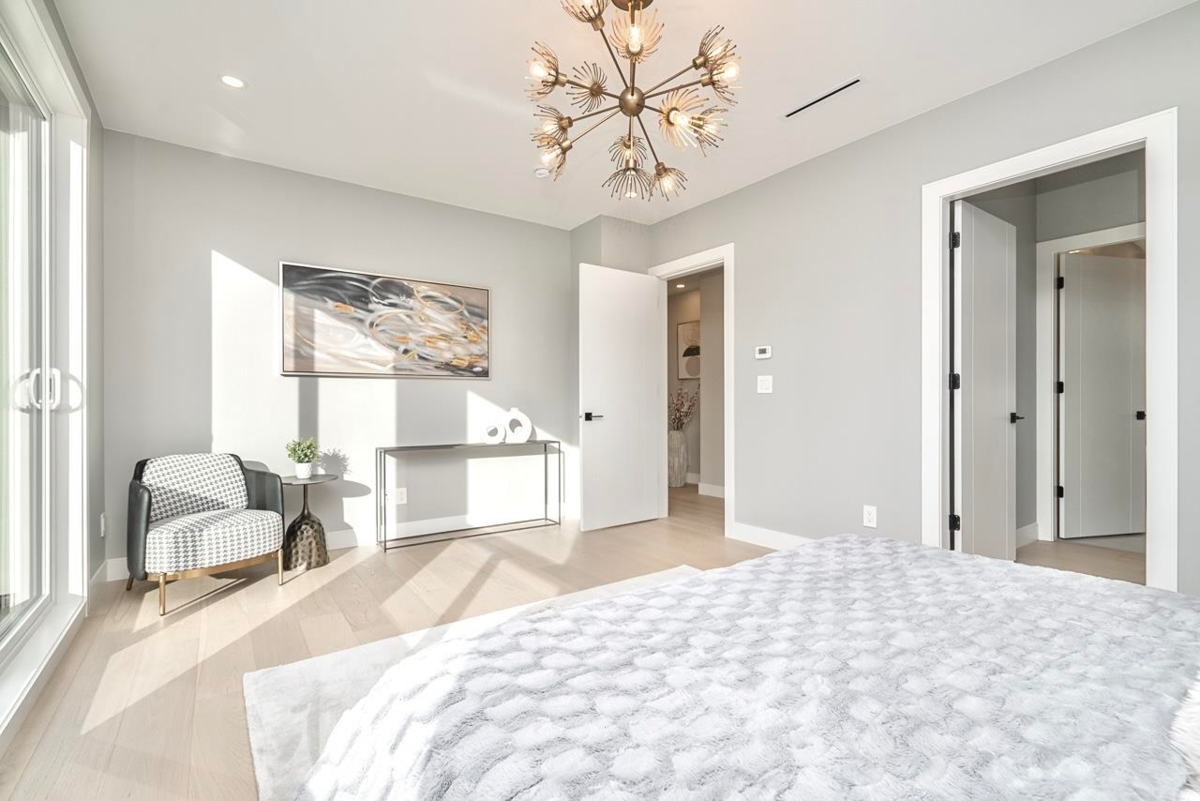 Powder Room Photo of 15043 19a Avenue, Surrey, BC