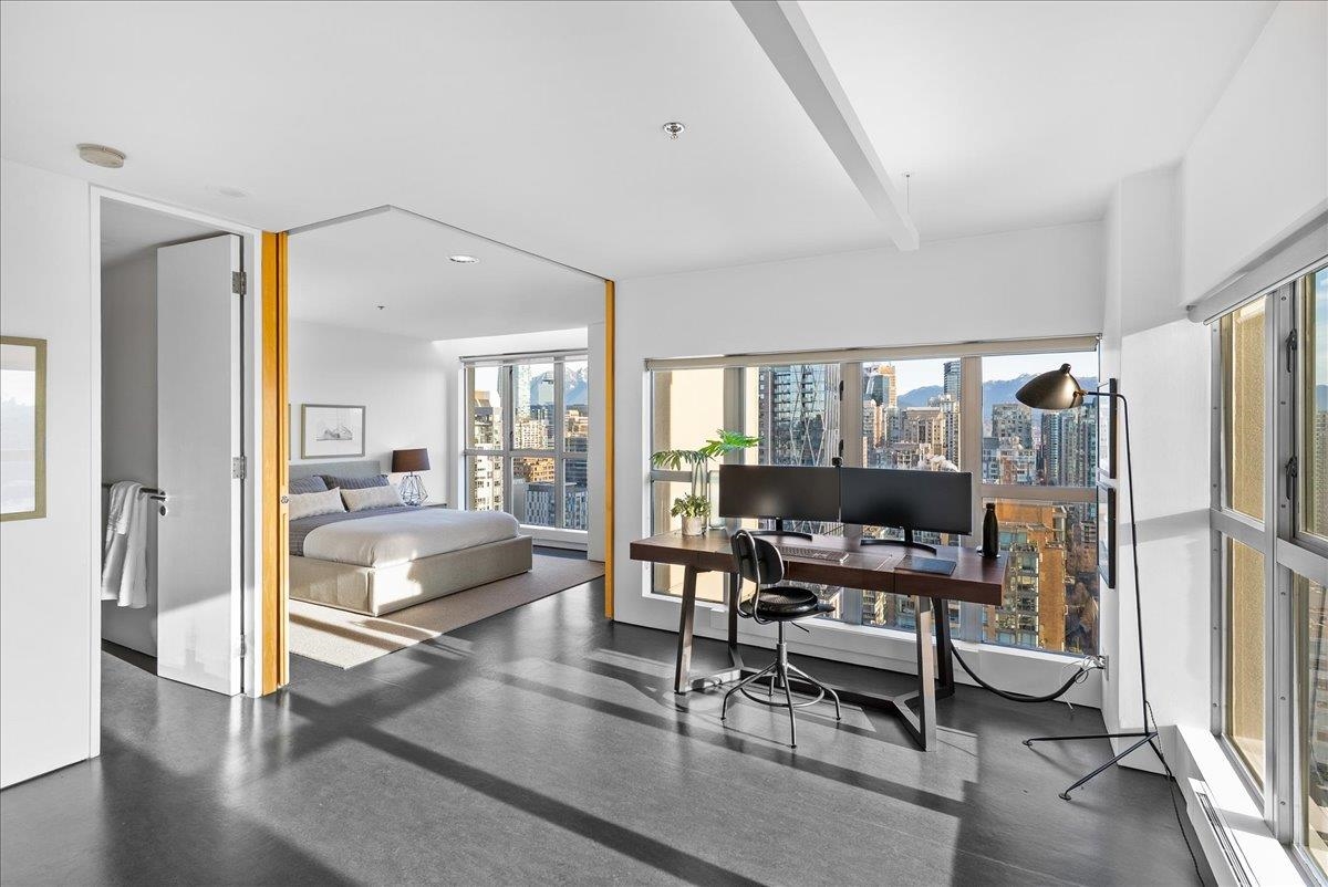 Backyard Photo of PH 2801 1238 Richards Street, Vancouver, BC