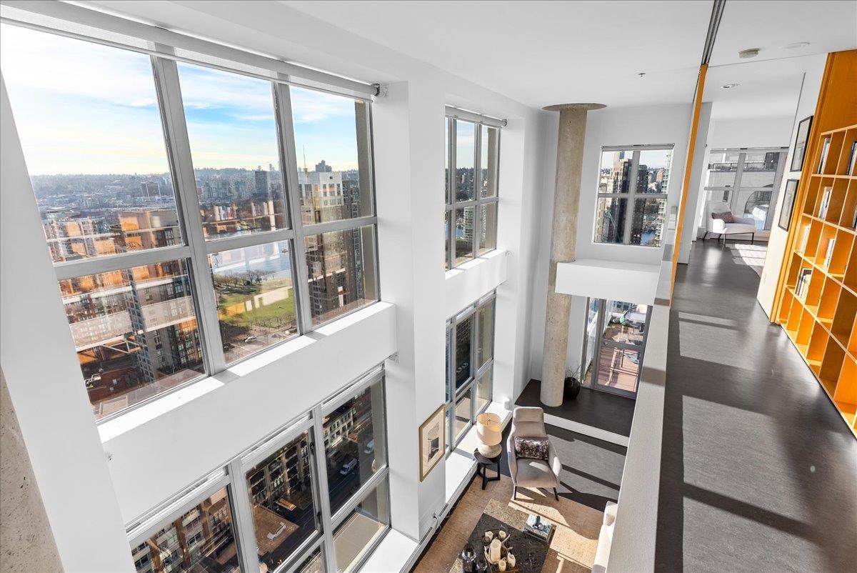Dining Area Photo of PH 2801 1238 Richards Street, Vancouver, BC
