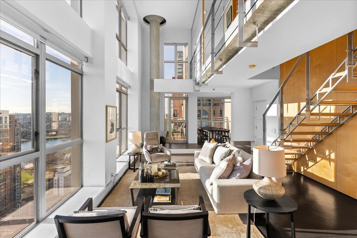 Family Room Photo of PH 2801 1238 Richards Street, Vancouver, BC