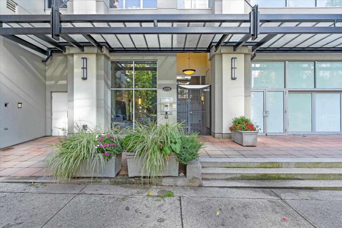 Fitness Center Photo Near PH 2801 1238 Richards Street, Vancouver, BC