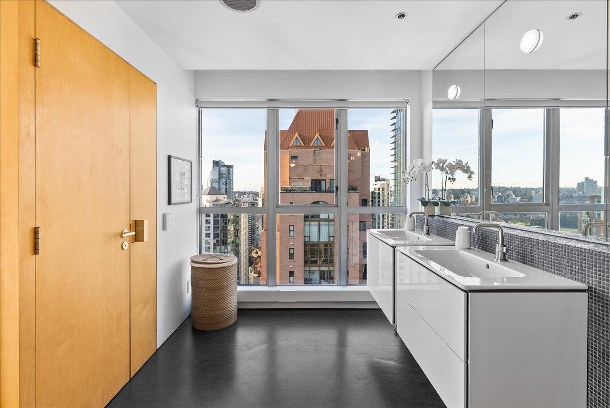 Garage Interior Photo of PH 2801 1238 Richards Street, Vancouver, BC