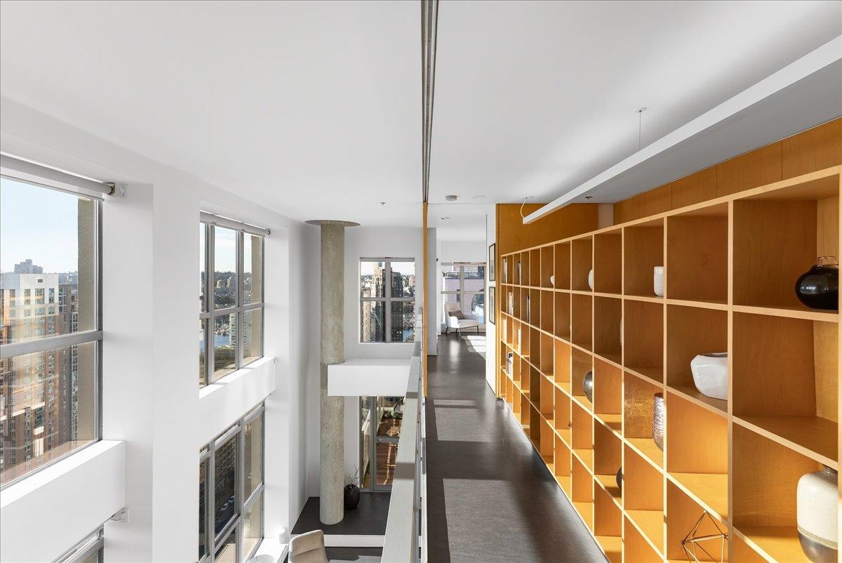 Kitchen Photo of PH 2801 1238 Richards Street, Vancouver, BC