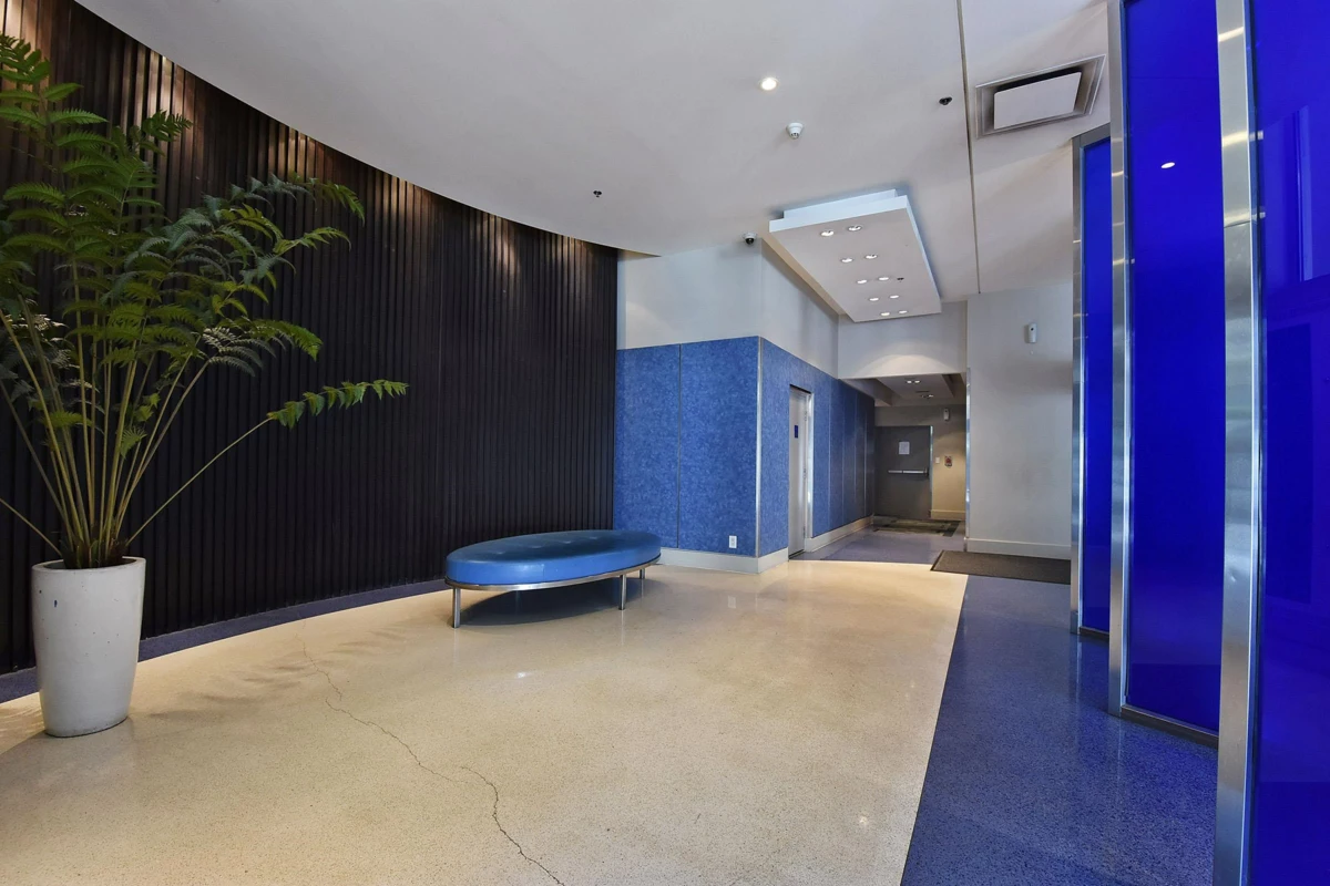 Hallway Photo of 303 933 Hornby Street, Vancouver, BC