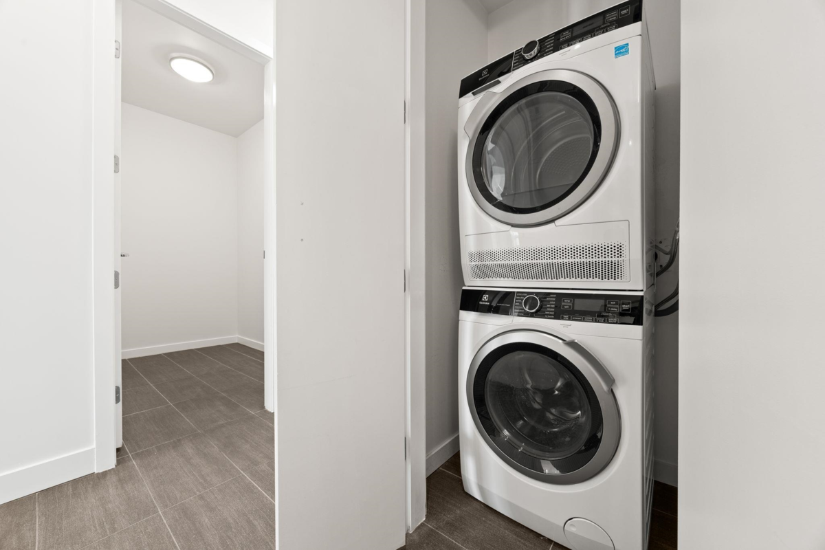 Basement Recreation Room Photo of 308 2528 Maple Street, Vancouver, BC