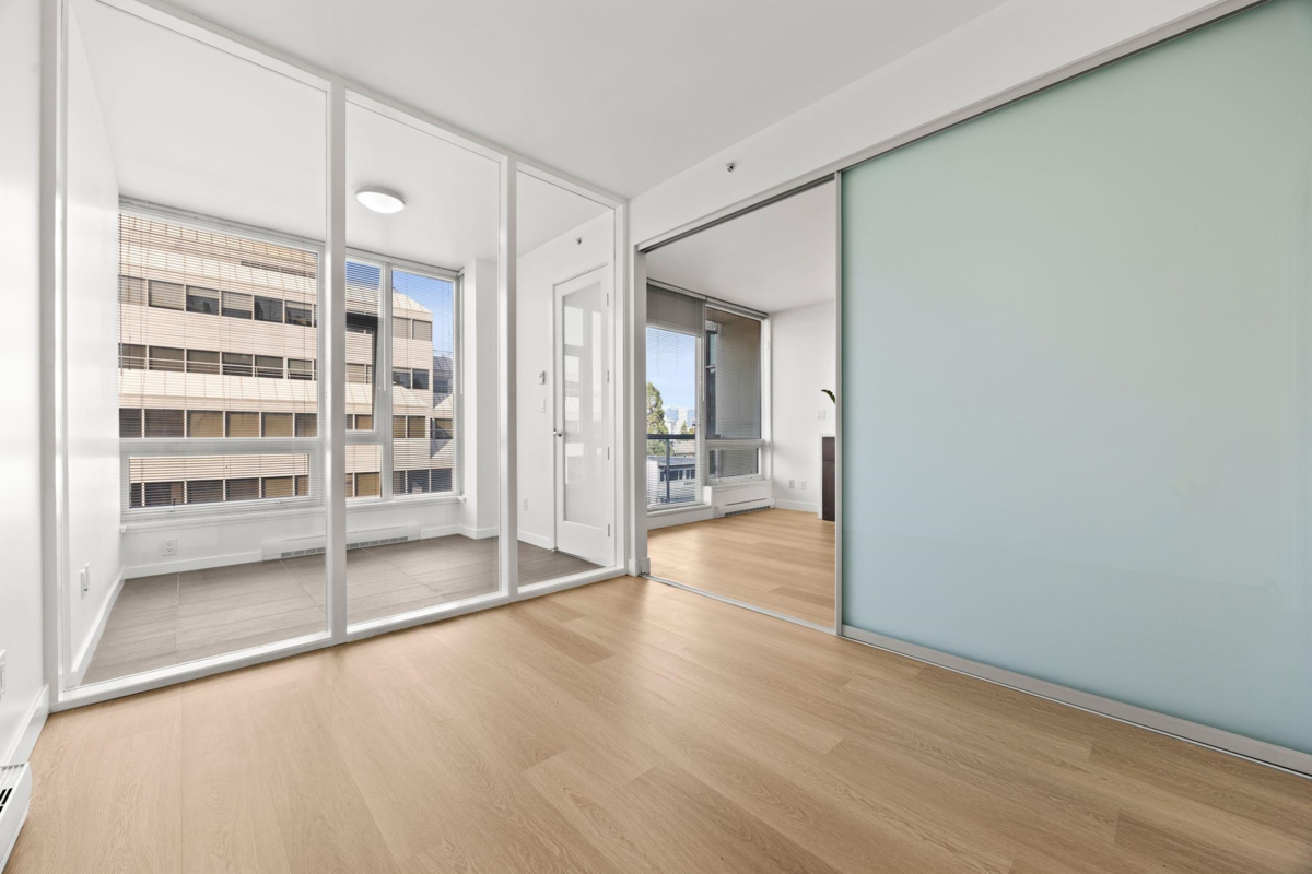 Breakfast Nook Photo of 308 2528 Maple Street, Vancouver, BC