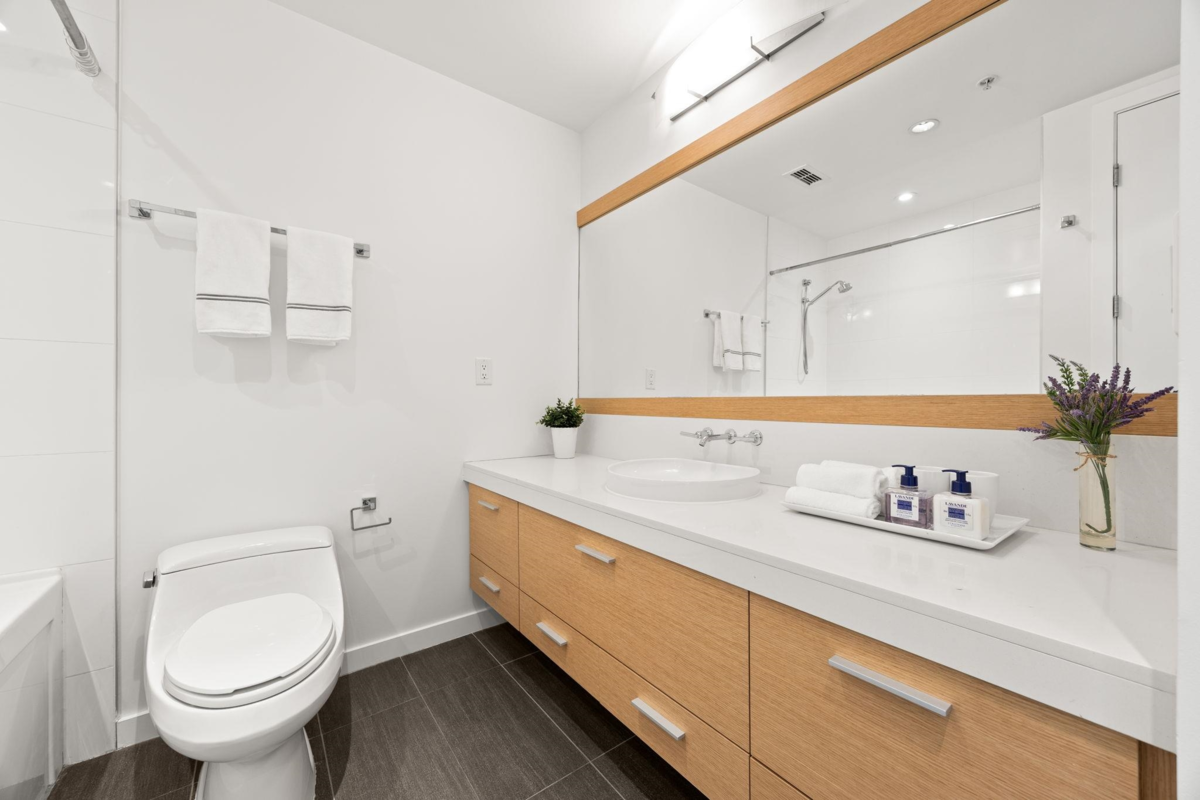 Powder Room Photo of 308 2528 Maple Street, Vancouver, BC