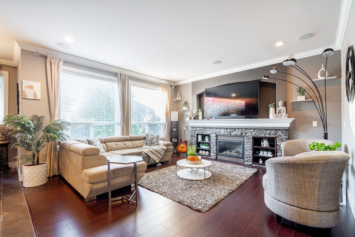 Breakfast Nook Photo of 6085 146 Street, Surrey, BC