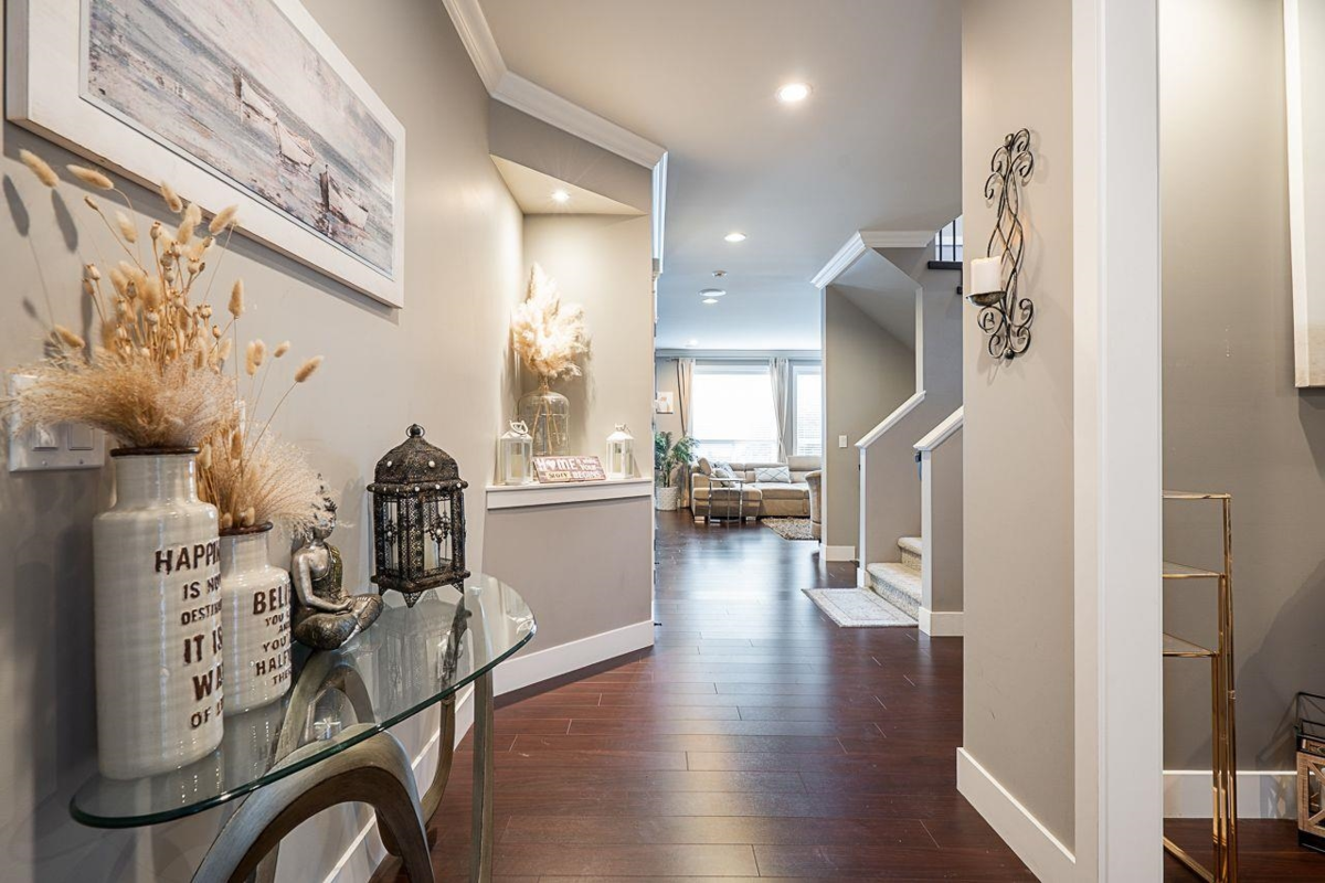 Kitchen Photo of 6085 146 Street, Surrey, BC