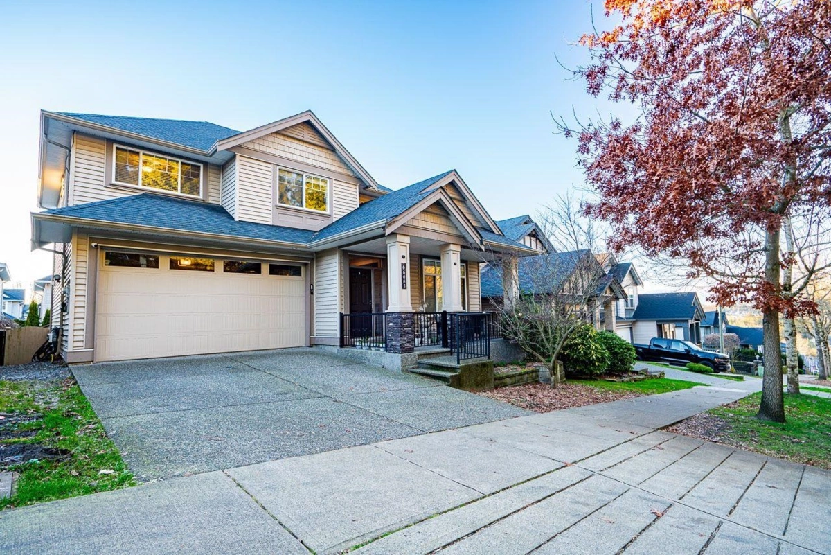 Living Room Photo of 6085 146 Street, Surrey, BC