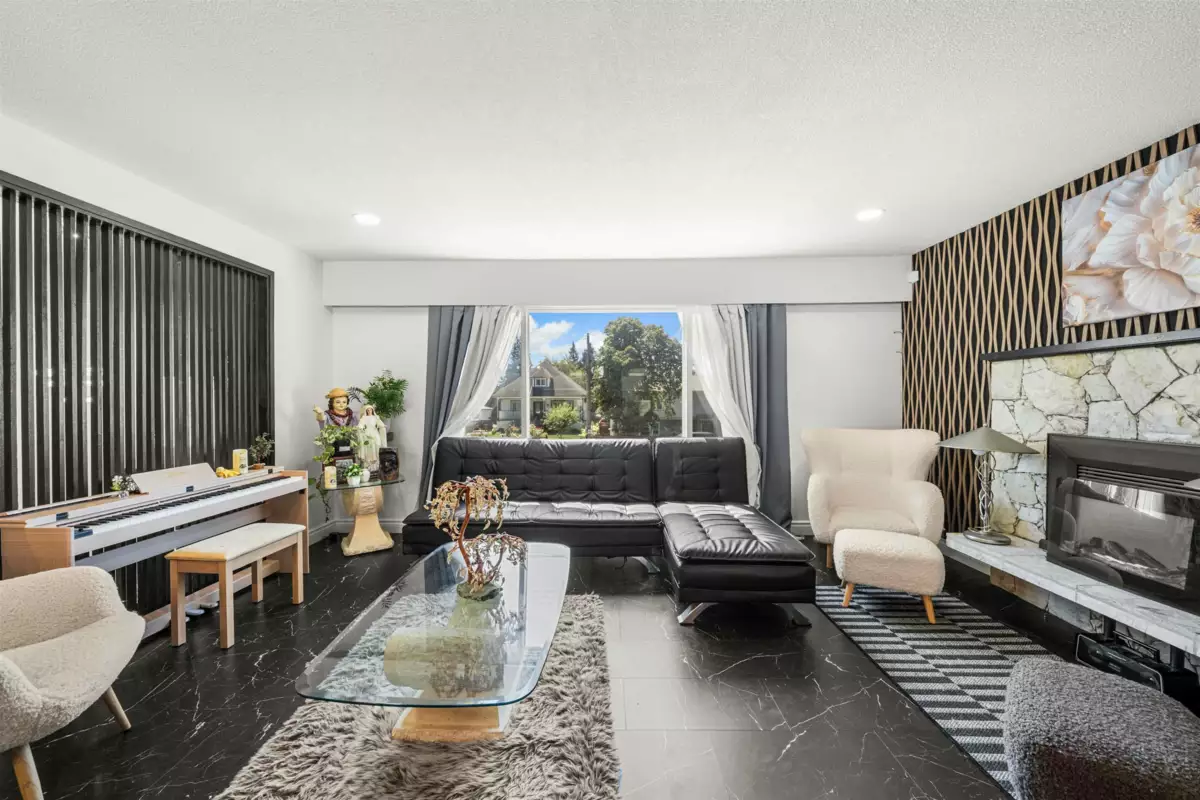 Kitchen Photo of 1121 Prairie Avenue, Port Coquitlam, BC