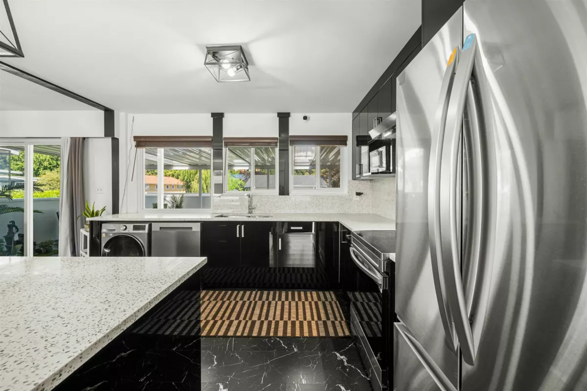 Living Room Photo of 1121 Prairie Avenue, Port Coquitlam, BC