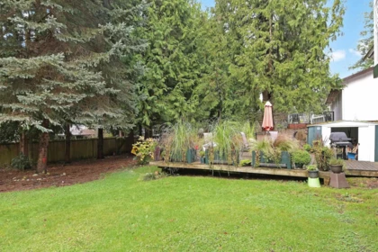 Garden / Landscaping Photo of 1941 127a Street, Surrey, BC