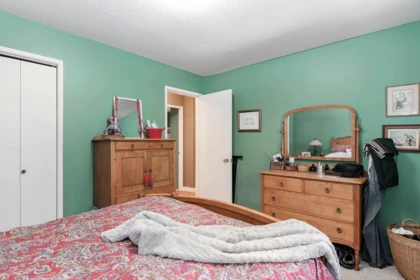 Powder Room Photo of 1941 127a Street, Surrey, BC