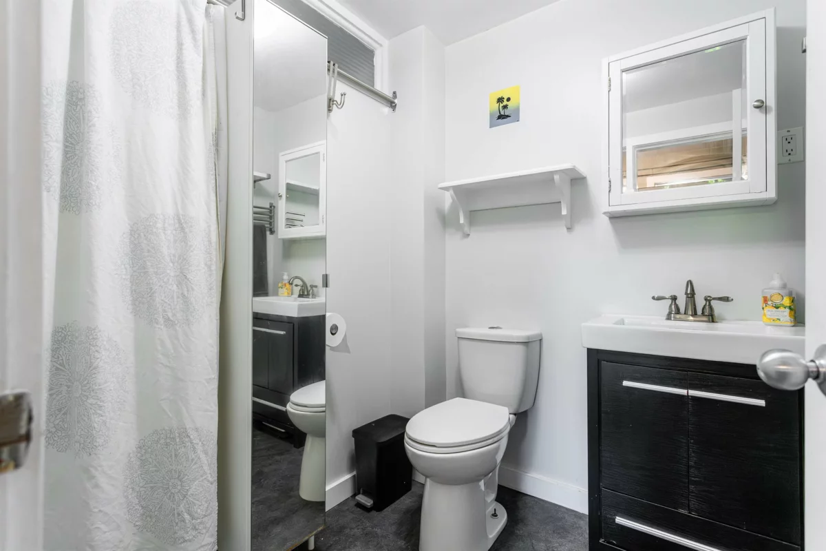 Basement Recreation Room Photo of 2210 Hope Street, Port Moody, BC