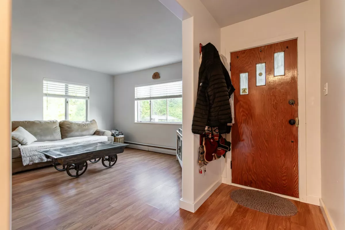 Dining Area Photo of 2210 Hope Street, Port Moody, BC