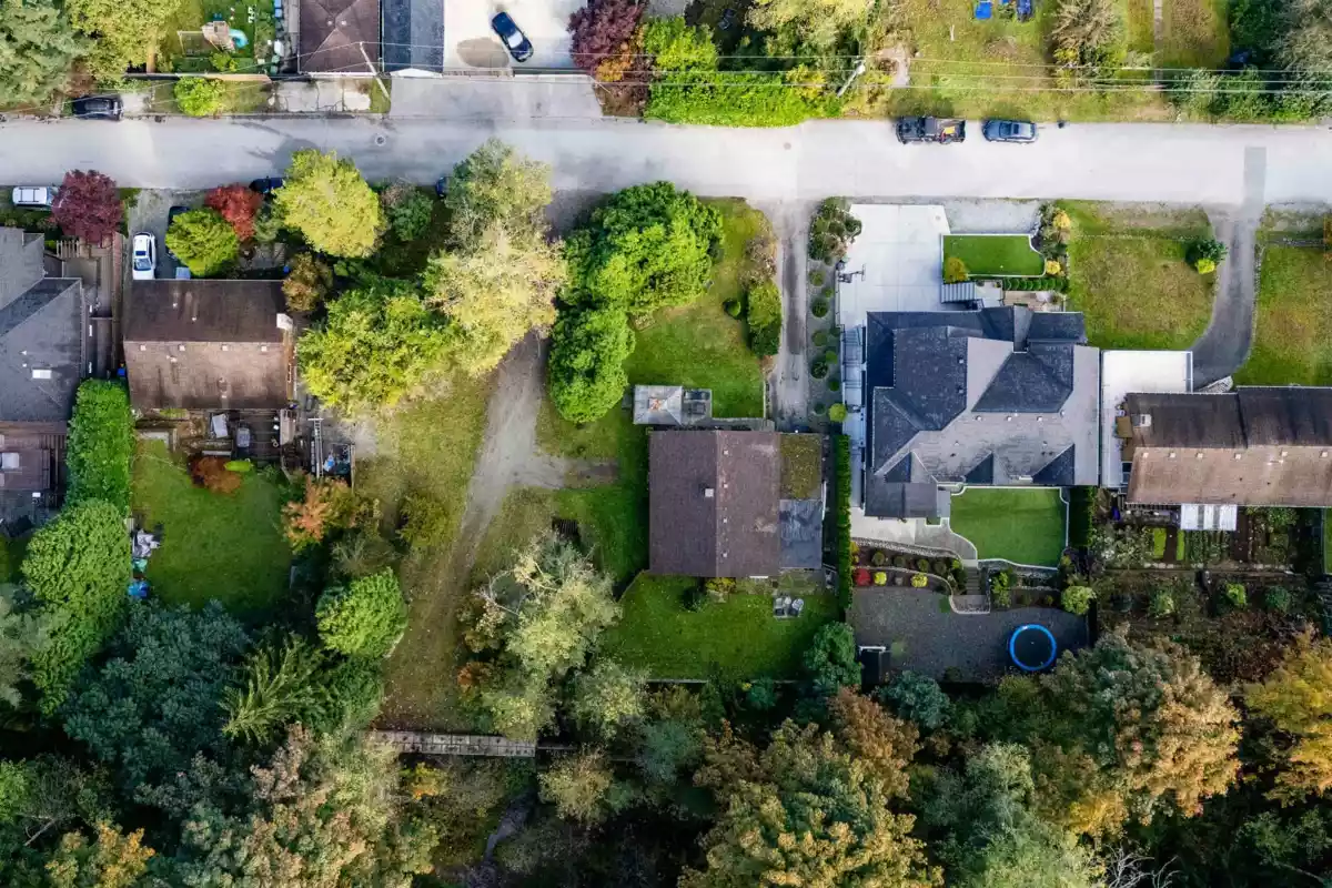 Hallway Photo of 2210 Hope Street, Port Moody, BC