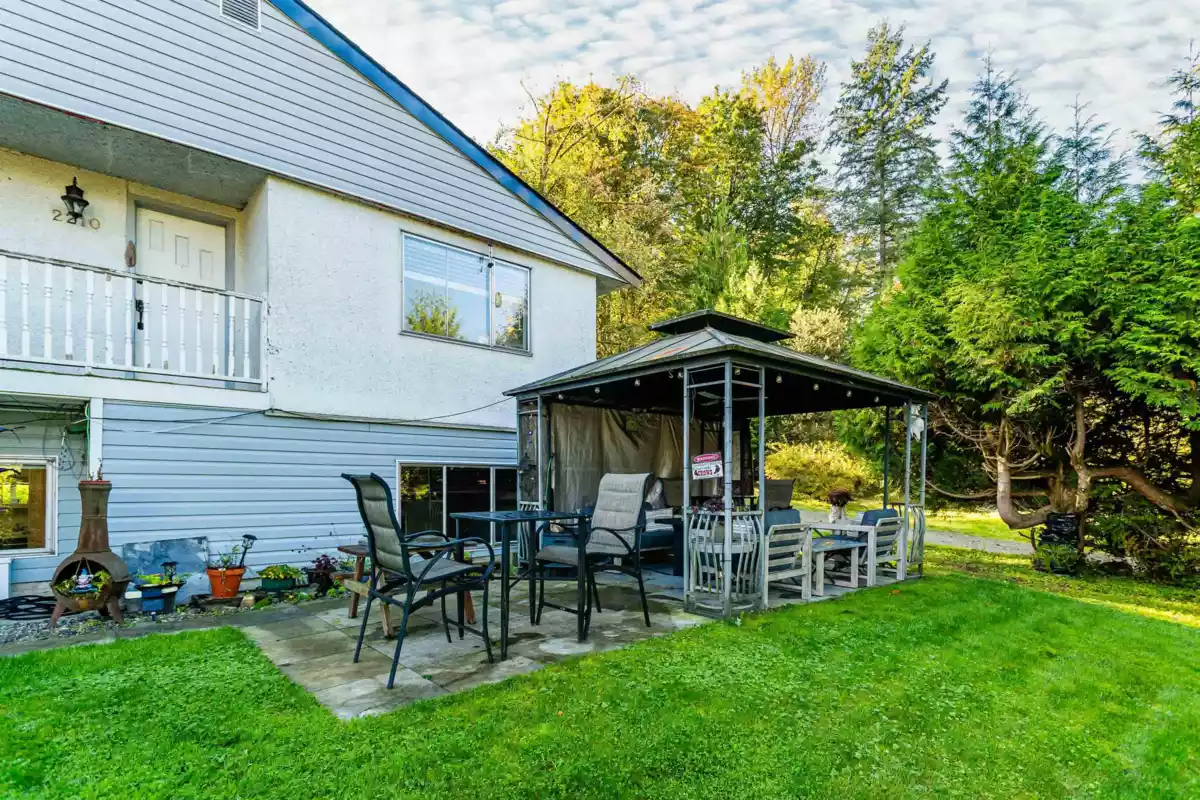Living Room Photo of 2210 Hope Street, Port Moody, BC