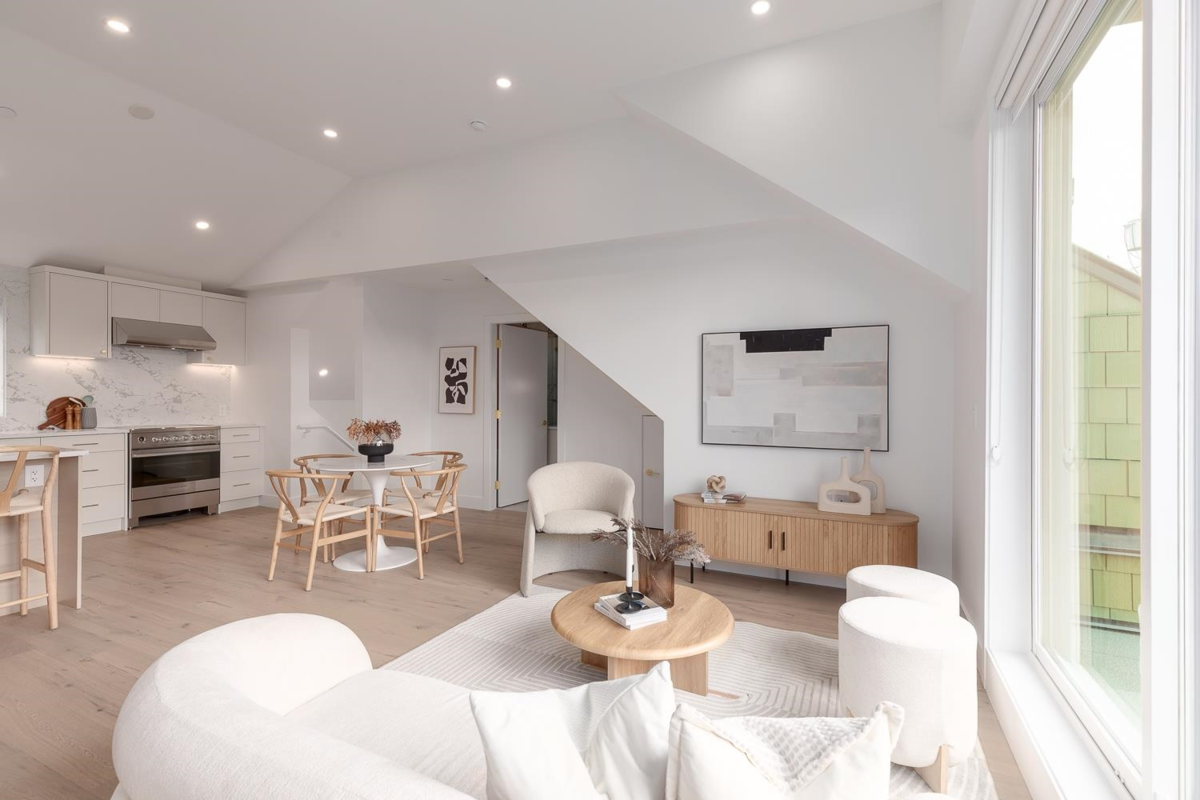 Breakfast Nook Photo of 464 E 17th Avenue, Vancouver, BC