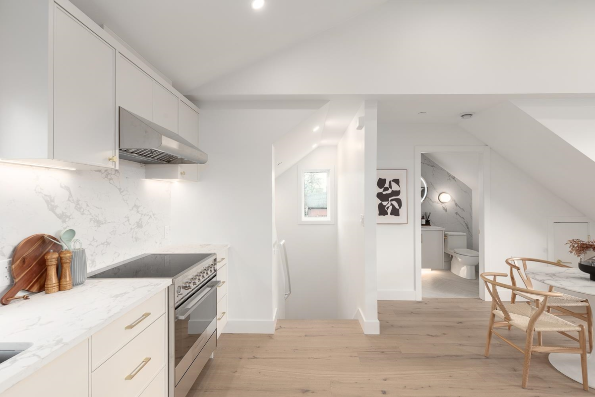 Kitchen Photo of 464 E 17th Avenue, Vancouver, BC