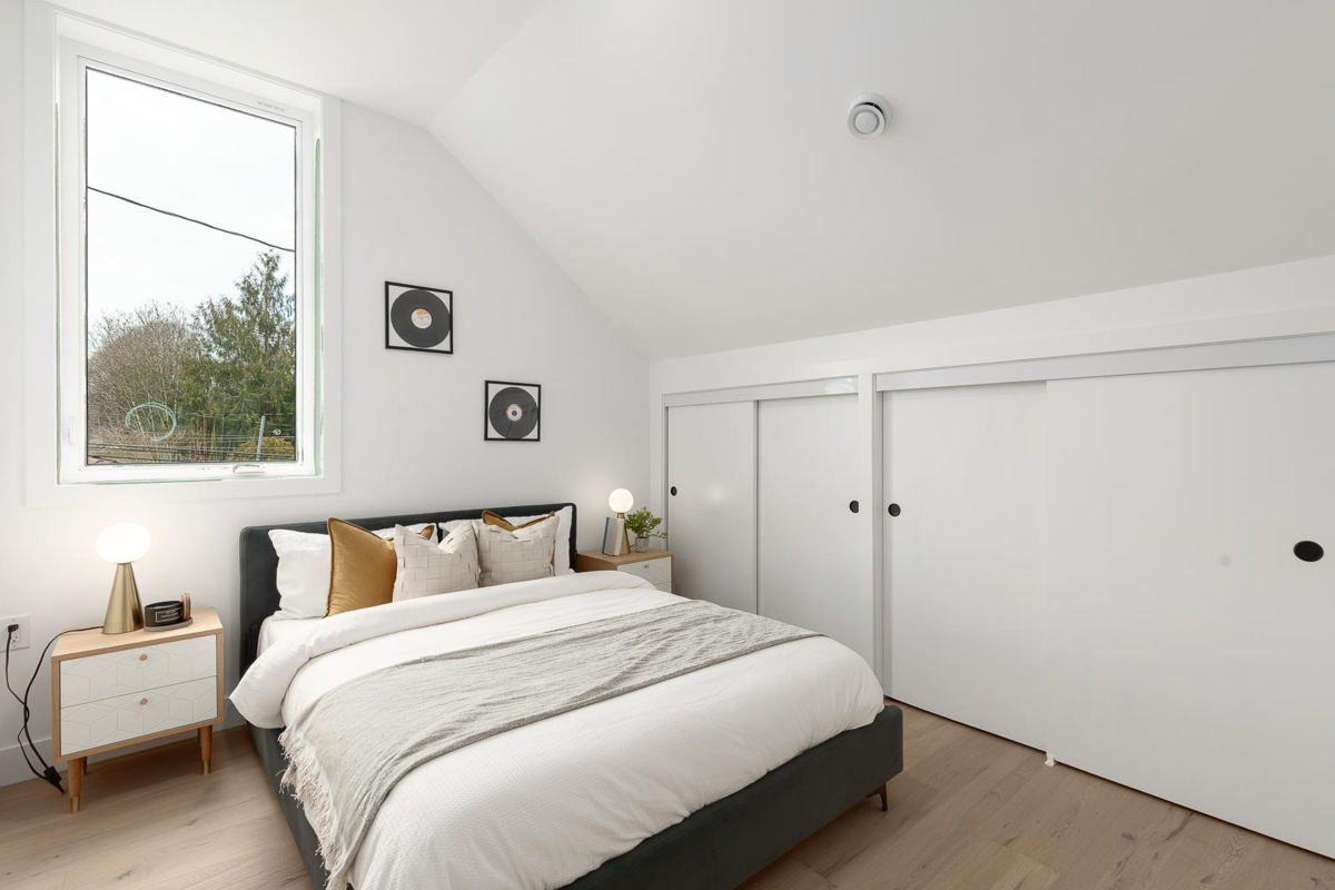 Walk-In Closet Photo of 464 E 17th Avenue, Vancouver, BC