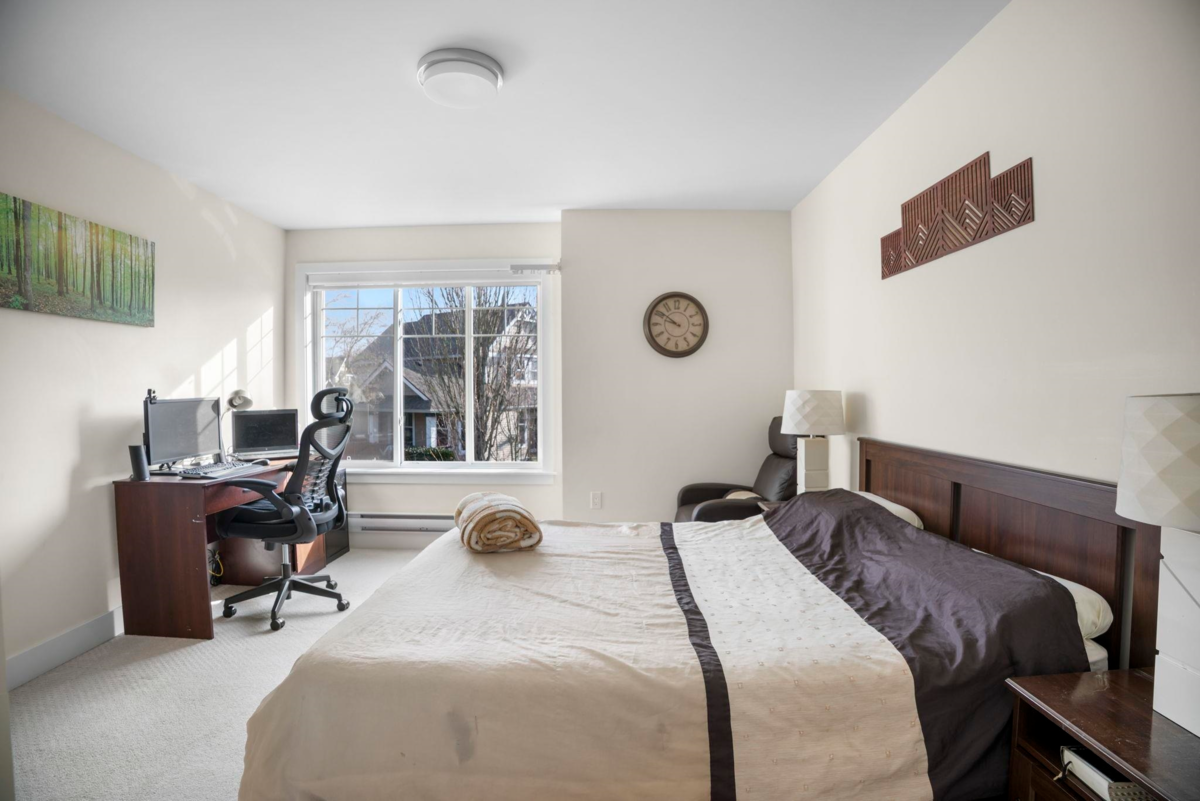 Entry Foyer Photo of 116 7080 188 Street, Surrey, BC