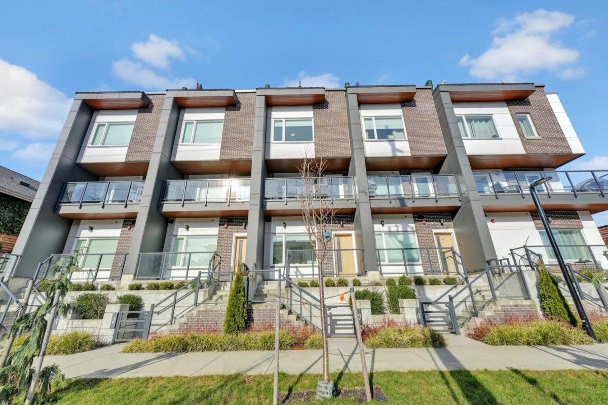 Exterior Rear Photo of 3 752 E 3rd Street, North Vancouver, BC