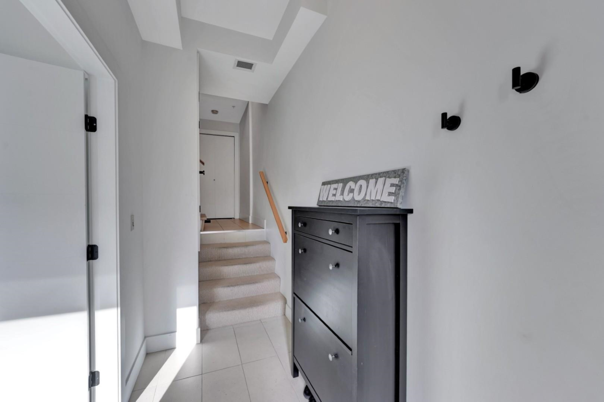 Family Room Photo of 3 752 E 3rd Street, North Vancouver, BC