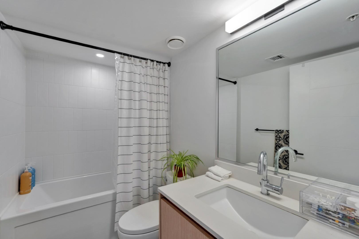 Garden / Landscaping Photo of 3 752 E 3rd Street, North Vancouver, BC