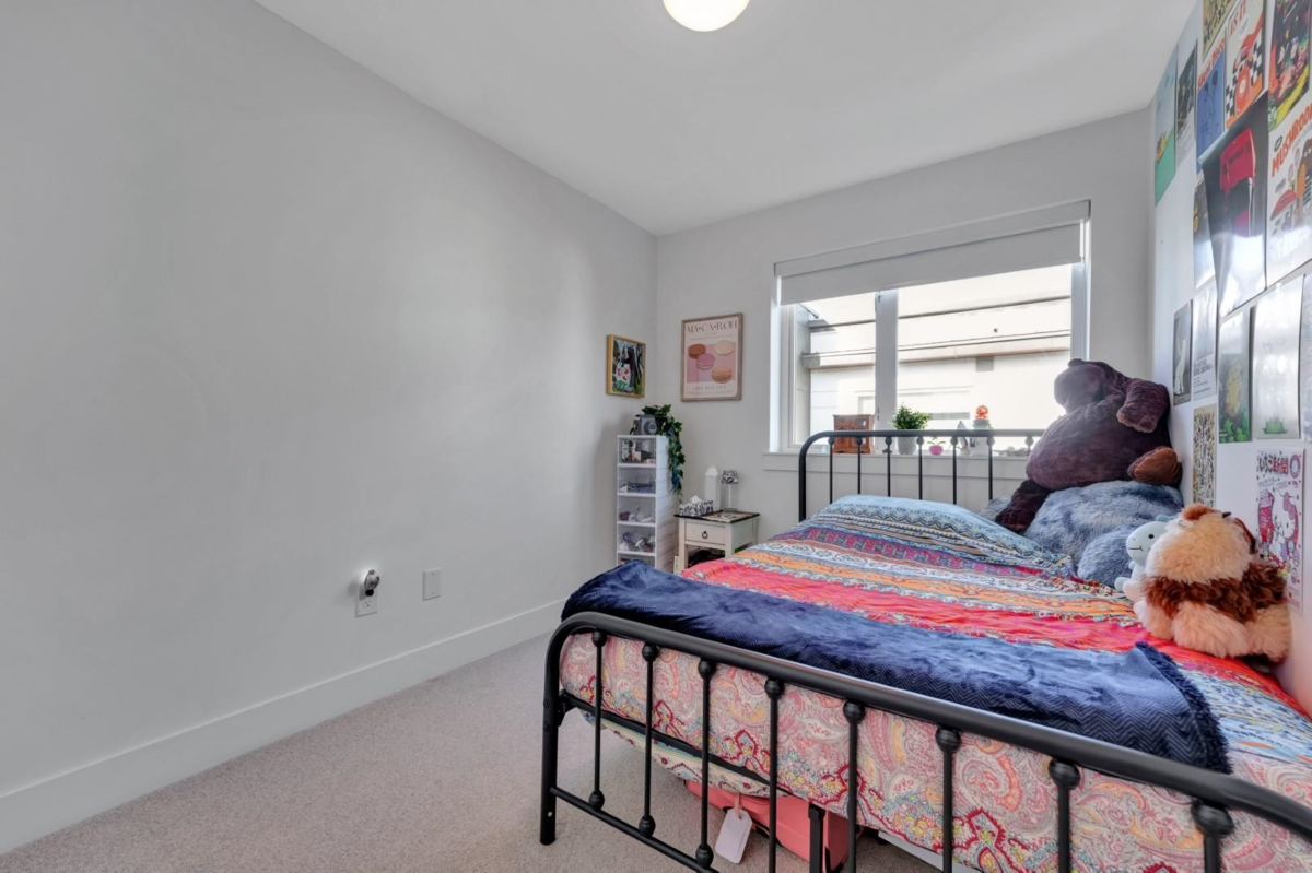 Hot Tub / Spa Photo of 3 752 E 3rd Street, North Vancouver, BC