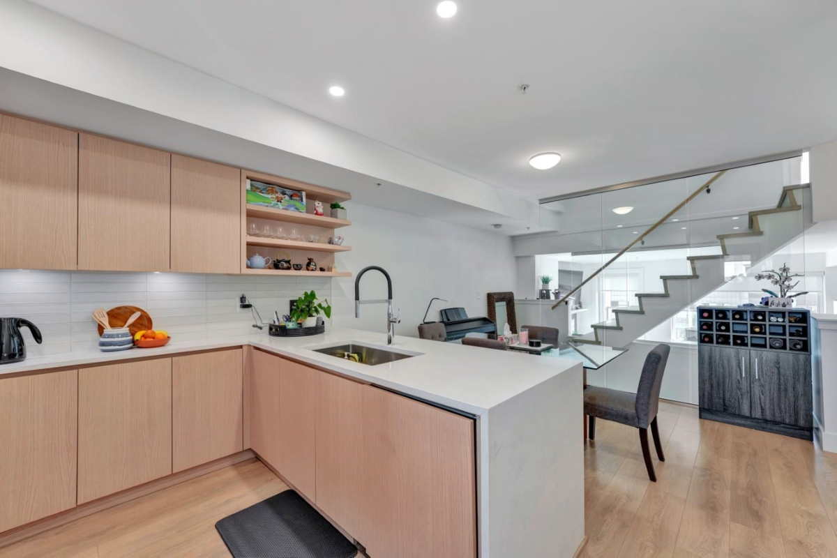 Laundry Room Photo of 3 752 E 3rd Street, North Vancouver, BC