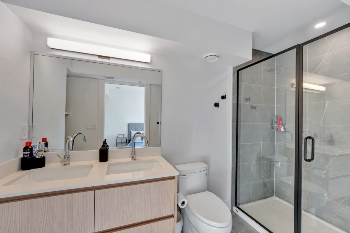 Outdoor Deck Photo of 3 752 E 3rd Street, North Vancouver, BC