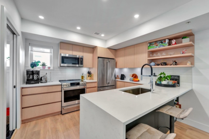 3 752 E 3rd Street, North Vancouver, BC, Queensbury — 4 bed townhouse for sale