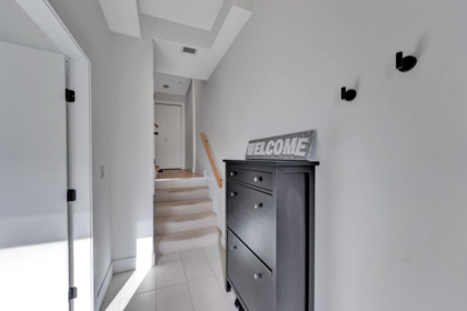 3 752 E 3rd Street, North Vancouver, BC