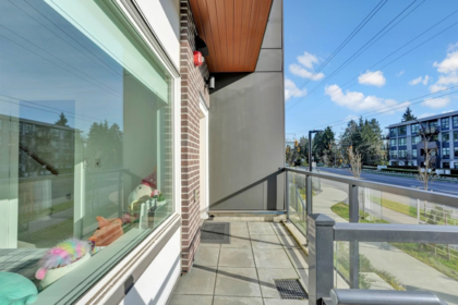 3 752 E 3rd Street, North Vancouver, BC