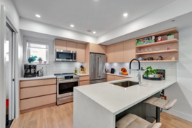 3 752 E 3rd Street, North Vancouver, BC